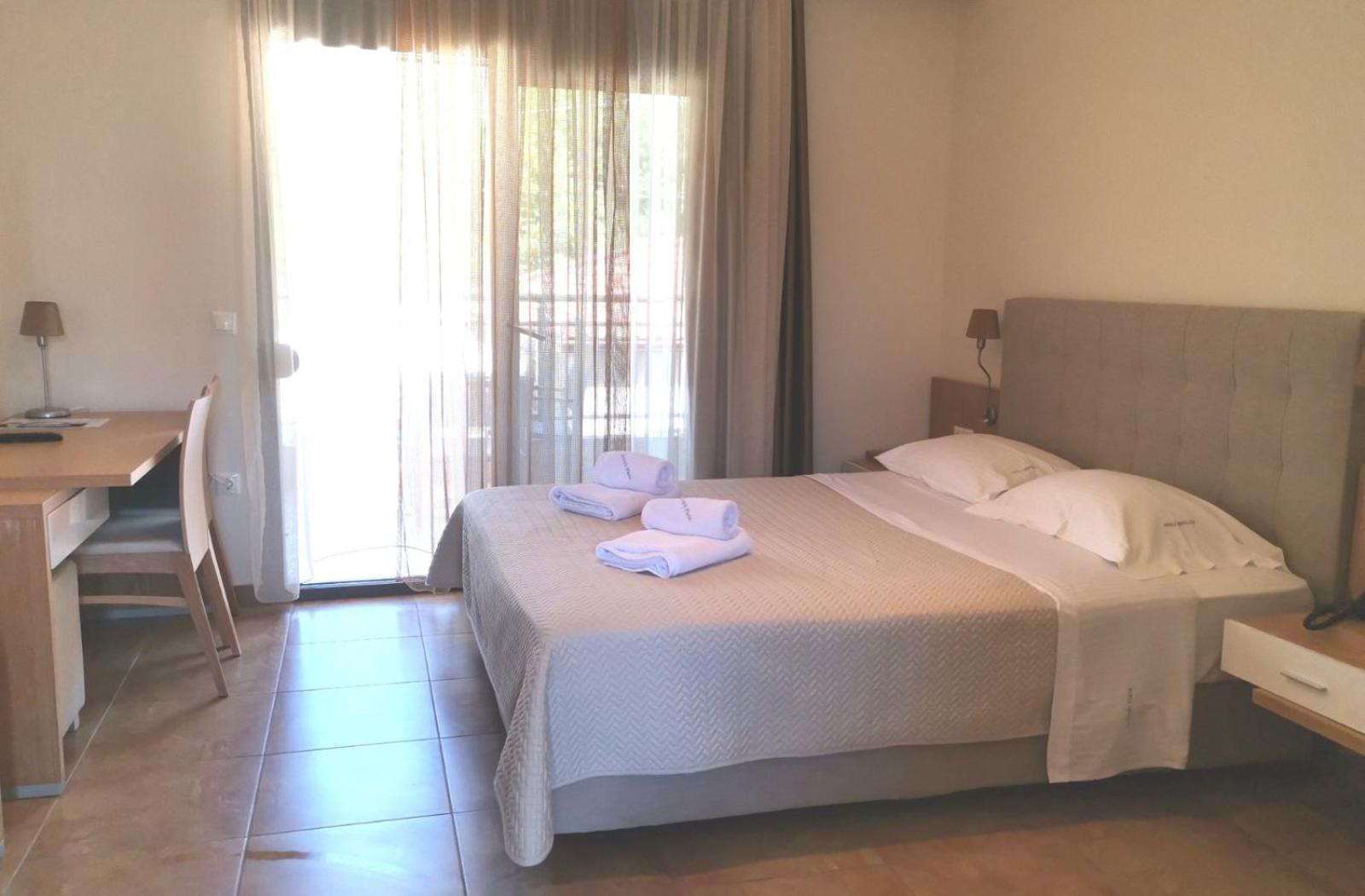 Artemis Plaza Aparthotel Agia Paraskevi  Exterior photo